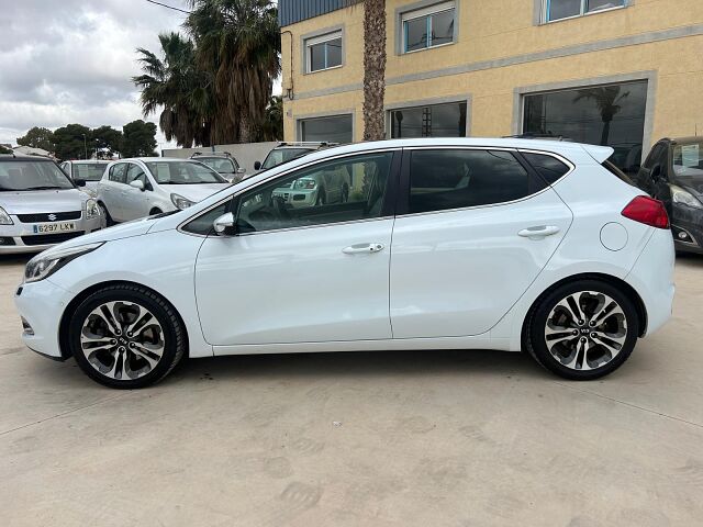 KIA CEE'D EMOTION 1.6 CRDI AUTO SPANISH LHD IN SPAIN 76000 MILES SUPERB 2014